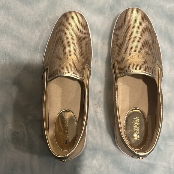 MK used gold slip on shoe size 9 - Picture 3 of 6